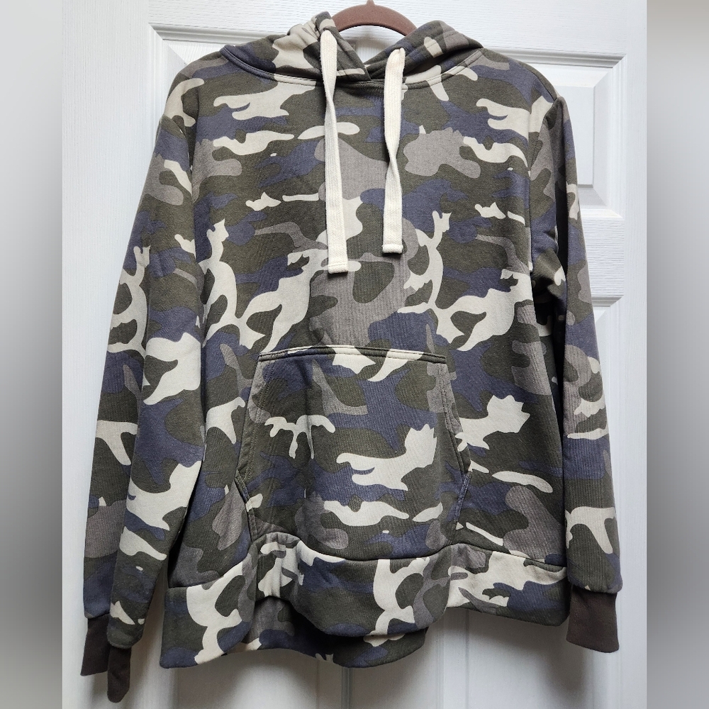 Zenana xl camo hoodie